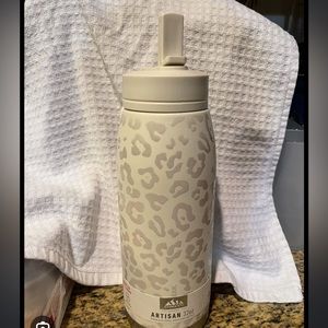 Hydrapeak insulated water bottle